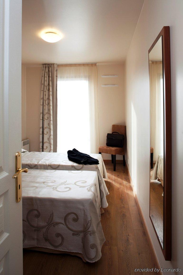 Villa Val Senart 1Ere Avenue Quincy-sous-Senart Room photo